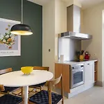 Whome Luxury Penthouse: Designer Decor & Epic Views *