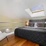 Whome Luxury Penthouse: Designer Decor & Epic Views Lisboa