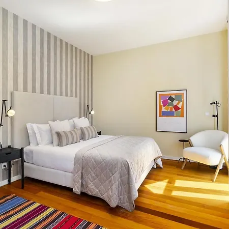 Whome Luxury Penthouse: Designer Decor & Epic Views Lissabon