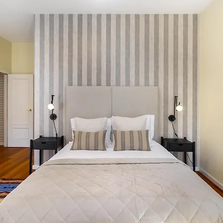 Apartment Whome Luxury Penthouse: Designer Decor & Epic Views *