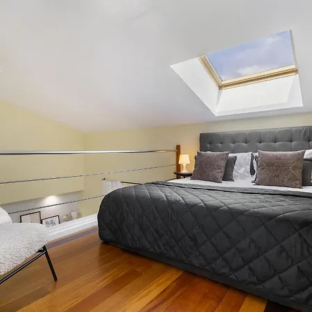 Whome Luxury Penthouse: Designer Decor & Epic Views 리스본