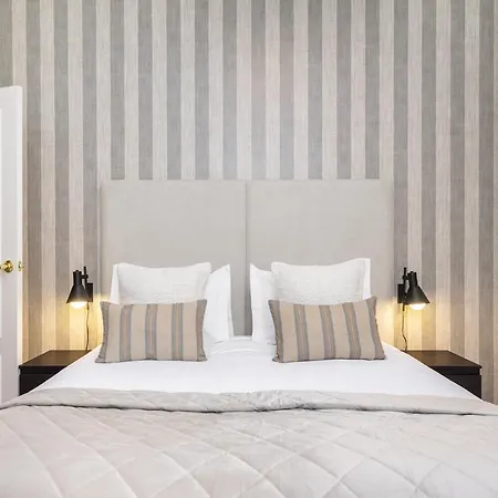 Whome Luxury Penthouse: Designer Decor & Epic Views 아파트 리스본