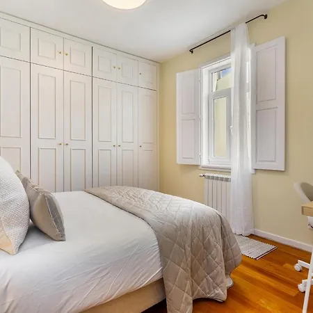 Whome Luxury Penthouse: Designer Decor & Epic Views 아파트 리스본